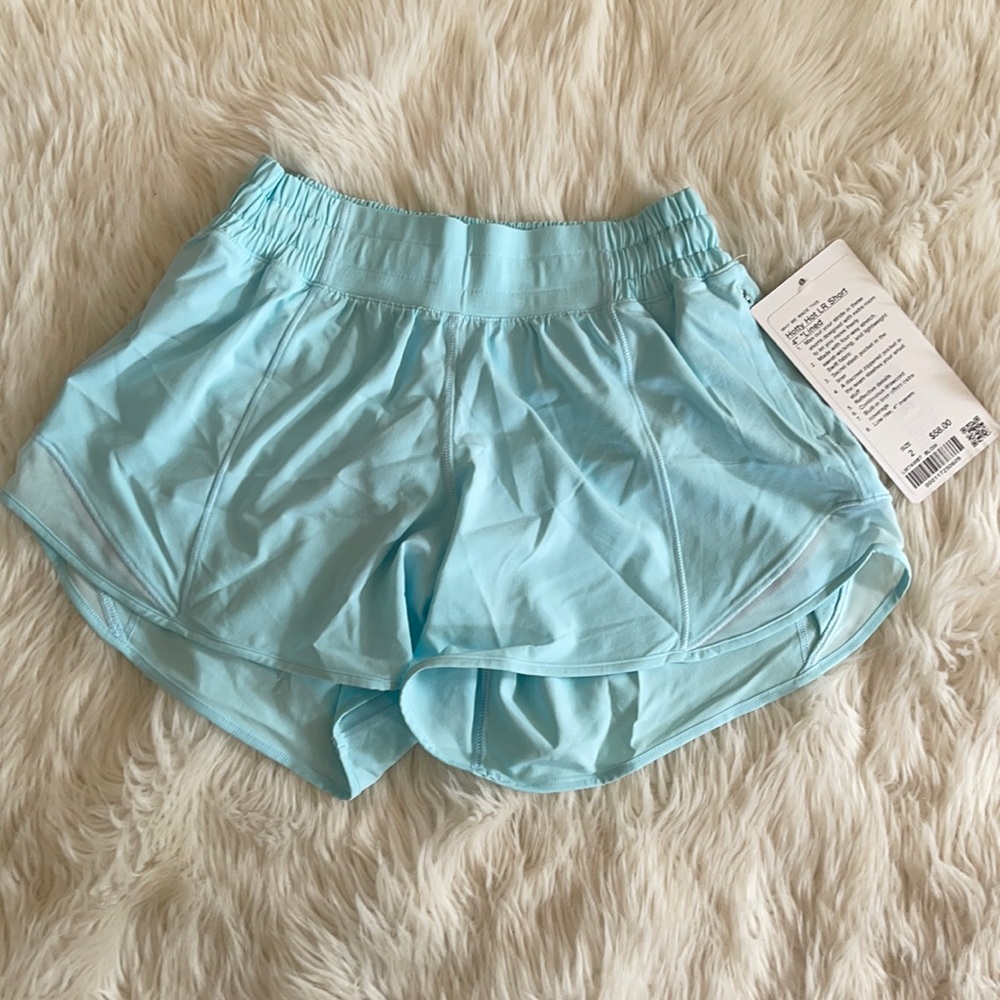 Lululemon Hotty Hot LR 4” shorts in Blue glow